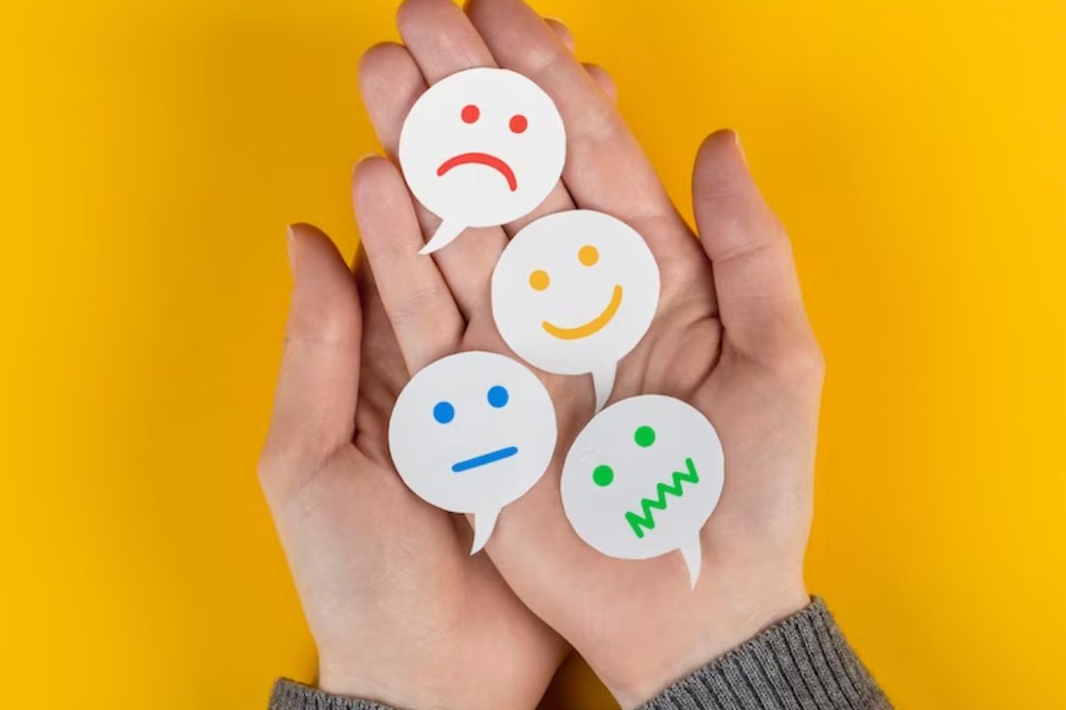 Berbagai ekspresi di atas telapak tangan